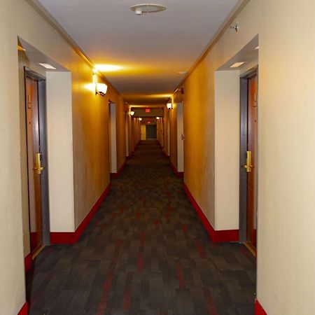 Ramada Plaza By Wyndham Garden Grove/Anaheim South Hotell Exteriör bild