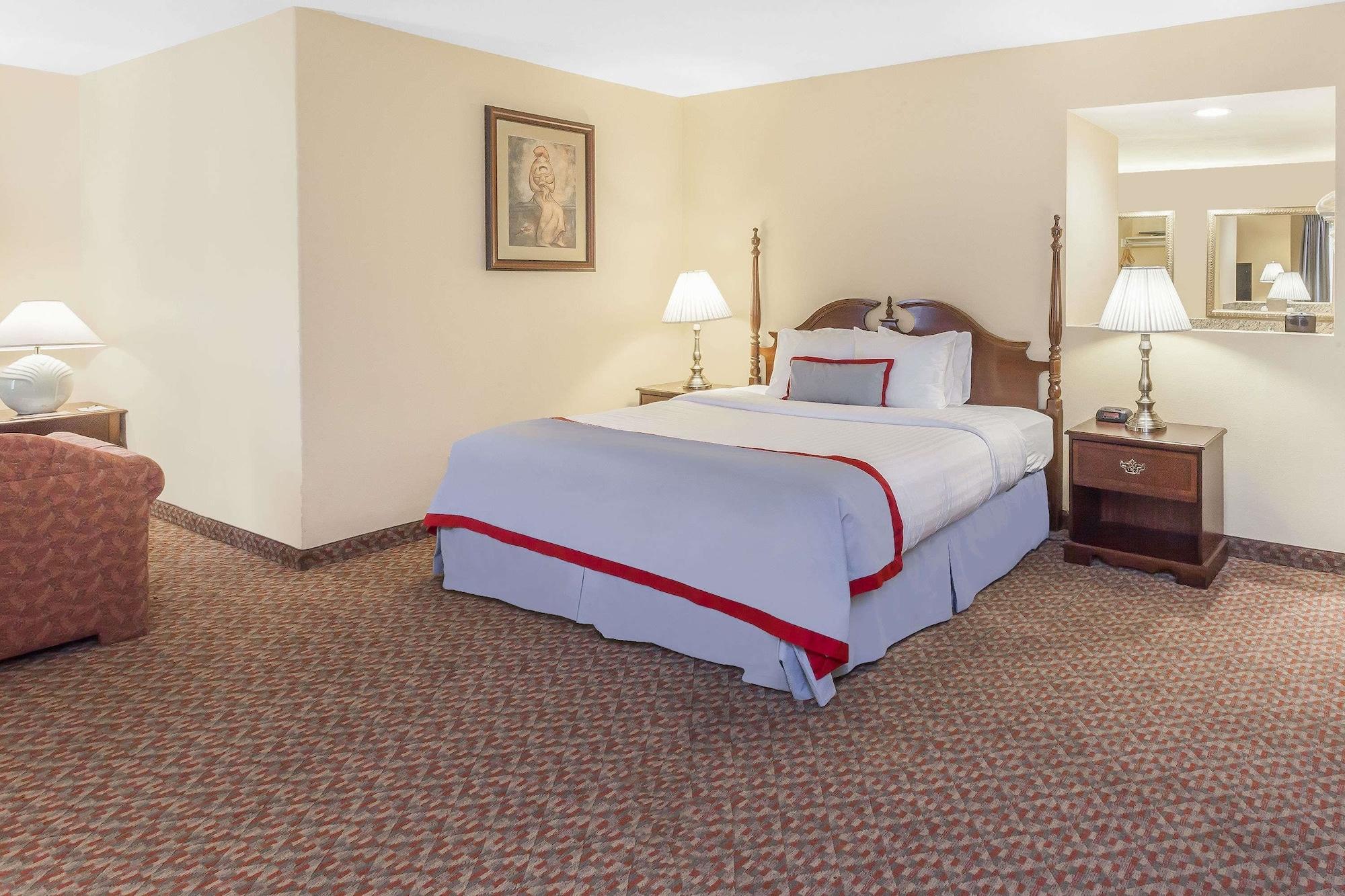 Ramada Plaza By Wyndham Garden Grove/Anaheim South Hotell Exteriör bild