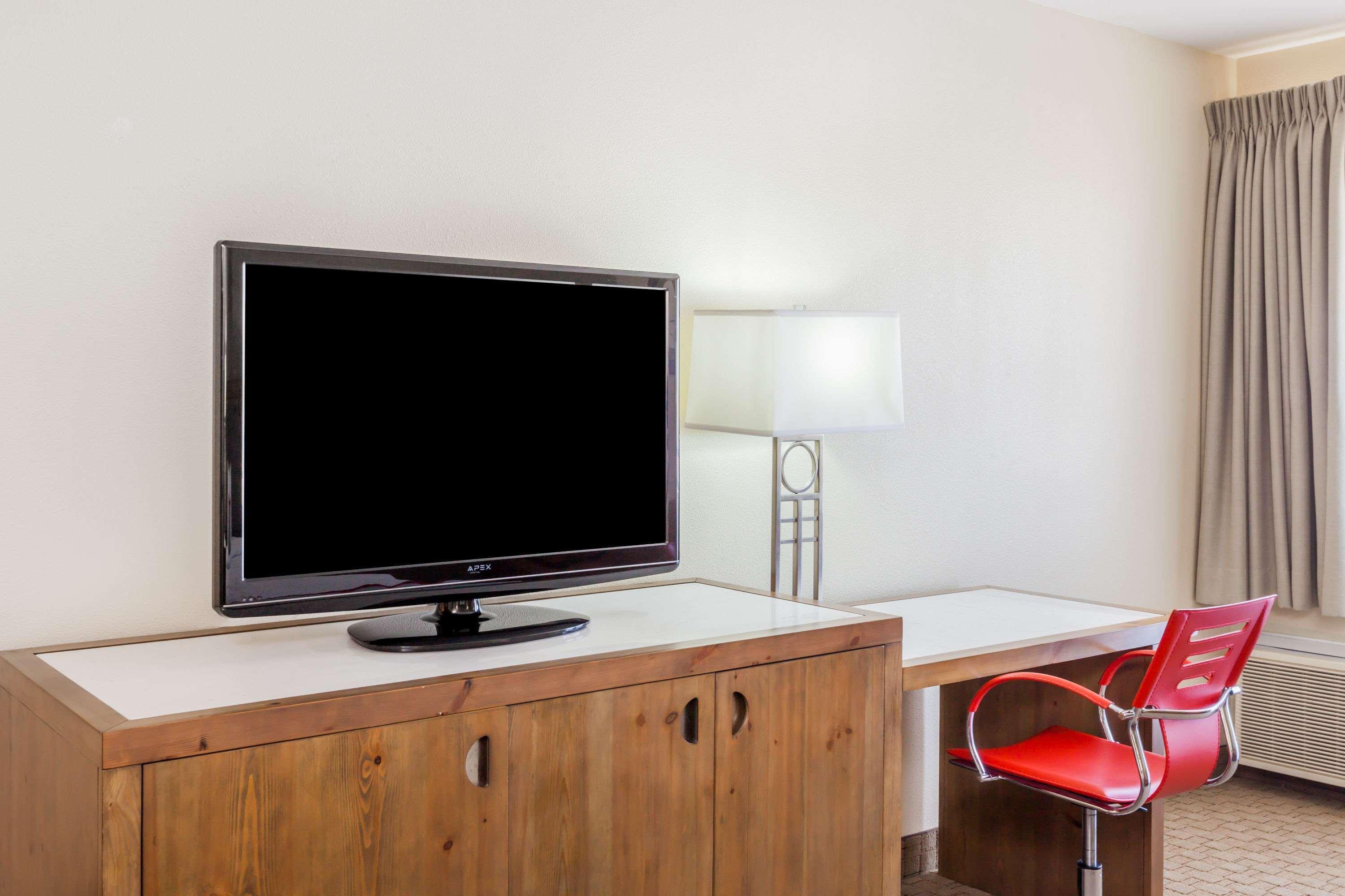 Ramada Plaza By Wyndham Garden Grove/Anaheim South Hotell Exteriör bild
