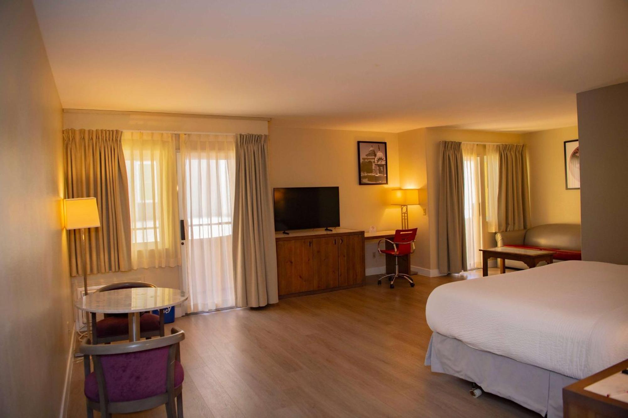 Ramada Plaza By Wyndham Garden Grove/Anaheim South Hotell Exteriör bild